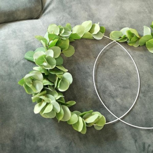 Koło-z-liśćmi-eukaliptusa