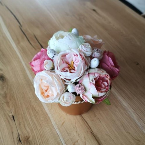 mały-flowerbox-z-wiosennymi-kwiatami.jpg