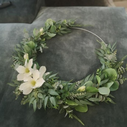 koło-z-liśćmi-eukaliptusa-z-magnoliami.jpg