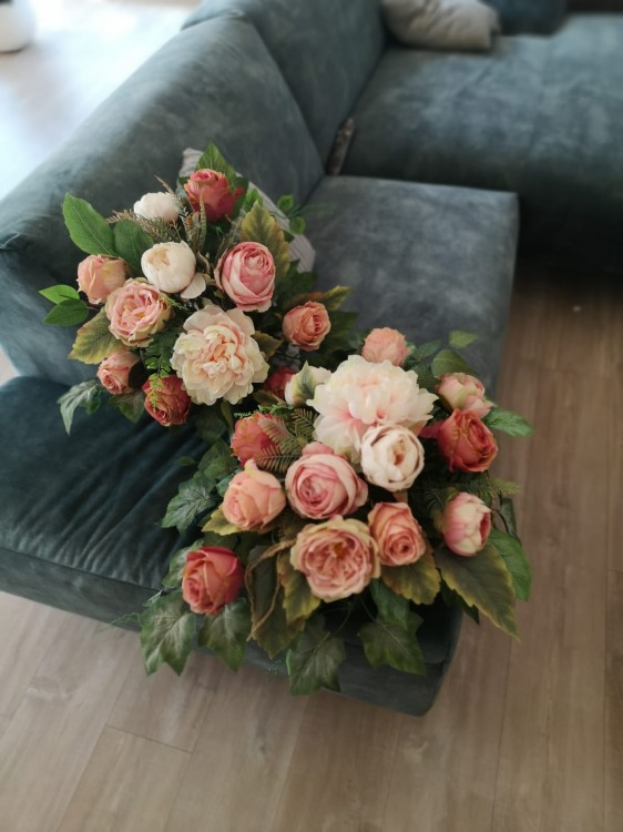 Komplet-nagrobny-w-kolorze-eleganckiego-rozu