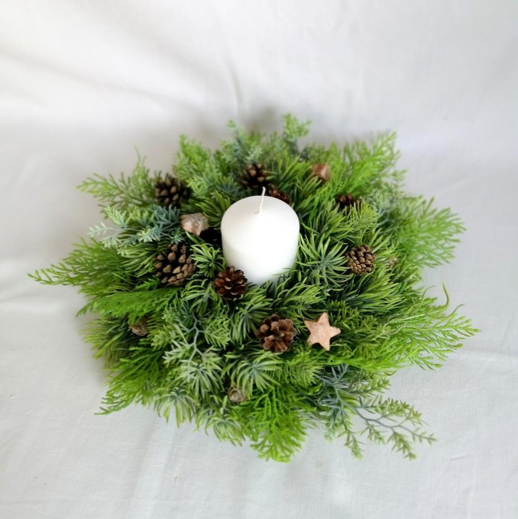 Świerkowy wianek ze świecą
