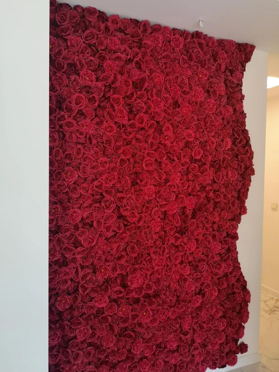 Scianka kwiatowa z czerwonych roz panel kwiatowy