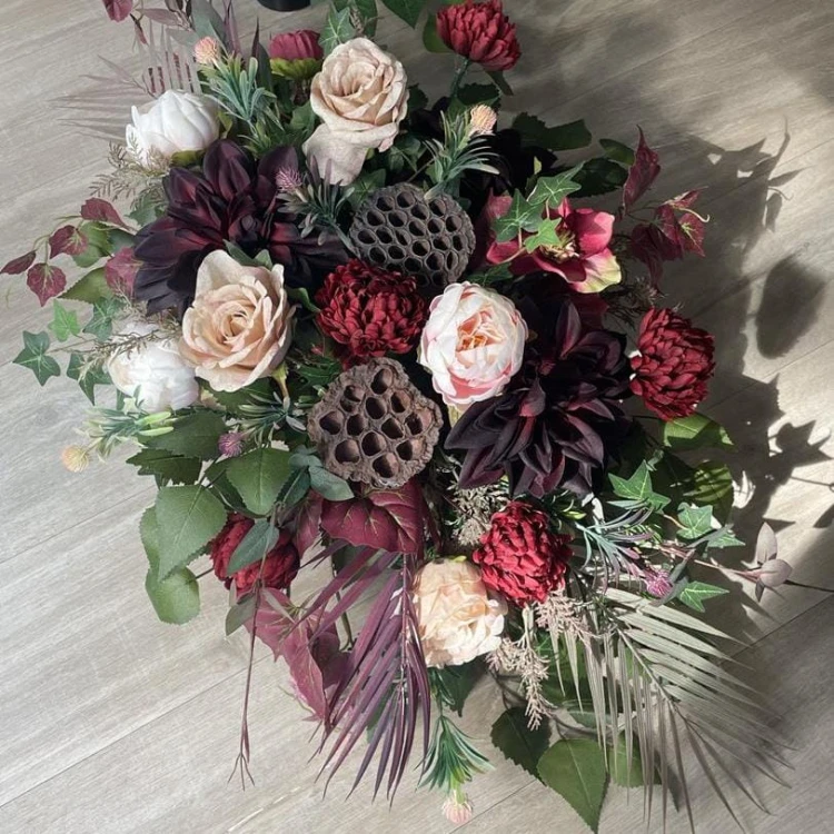Fiori marroni zestaw nagrobny wiązanka i bukiet w kolorach bordo.jpg