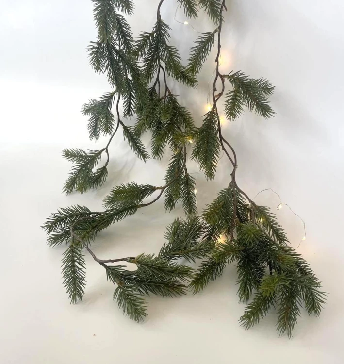 zielona-świerkowa-girlanda-z-naturalnymi-iglami.jpg